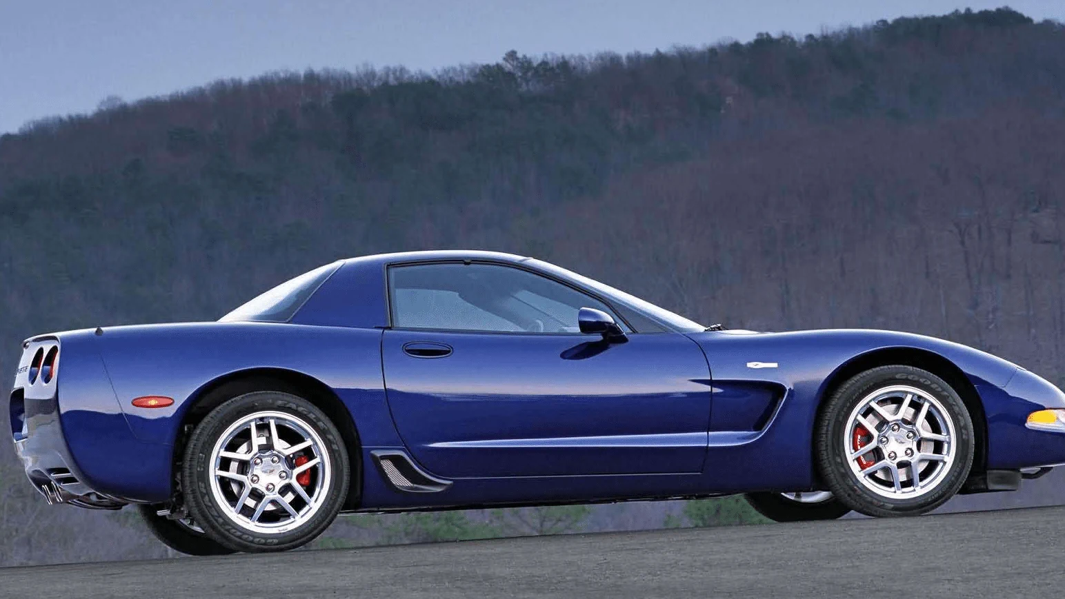 Click to Enlarge-Esc to Close Corvette Generations/C5/C5 2004 Blue right.webp